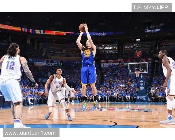 2016年NBA西部决赛第六场勇士对阵雷霆的精彩对决与历史性时刻回顾